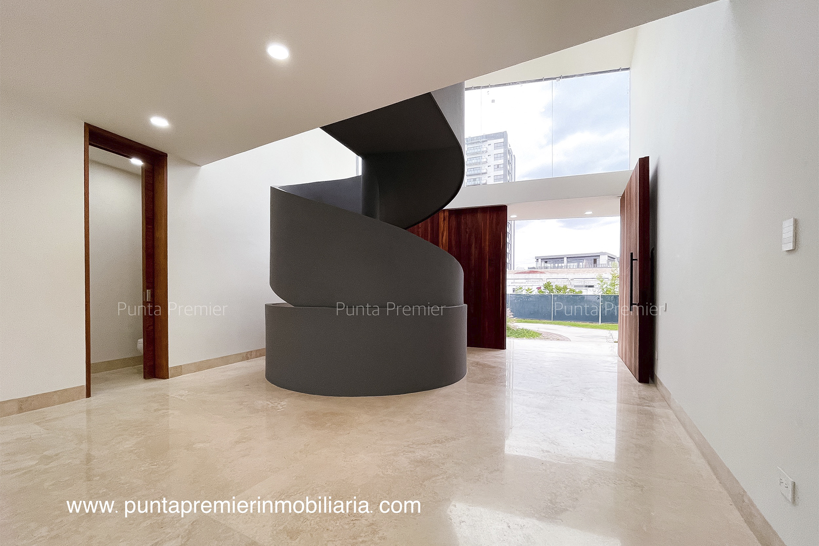 Casa de Lujo en Venta en Reserva Real Residencial