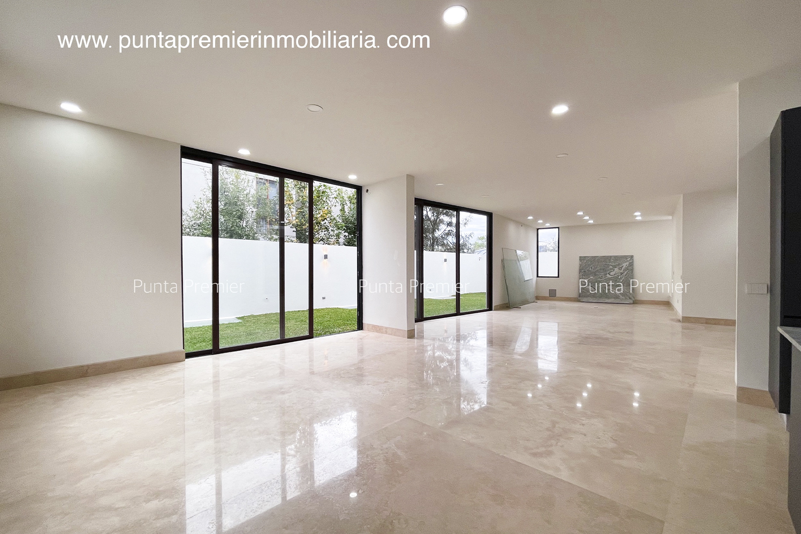 Casa de Lujo en Venta en Reserva Real Residencial