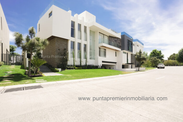 Residencia en Venta Puerta las Lomas, Zona Andares