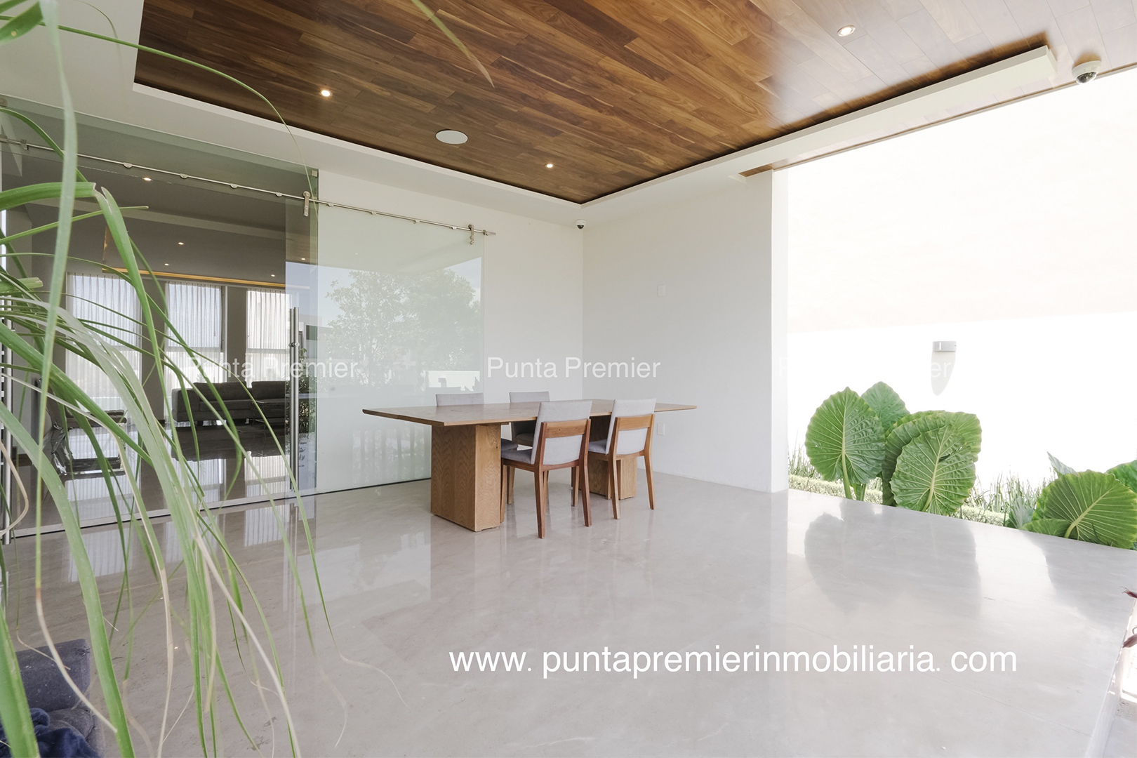 Residencia en Venta Puerta las Lomas, Zona Andares