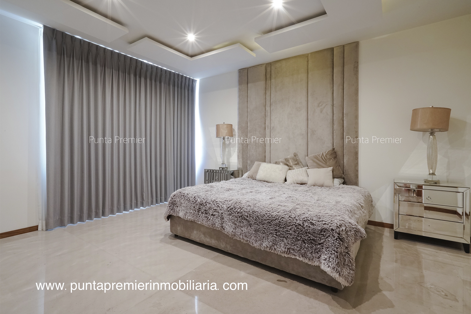 Residencia en Venta Puerta las Lomas, Zona Andares