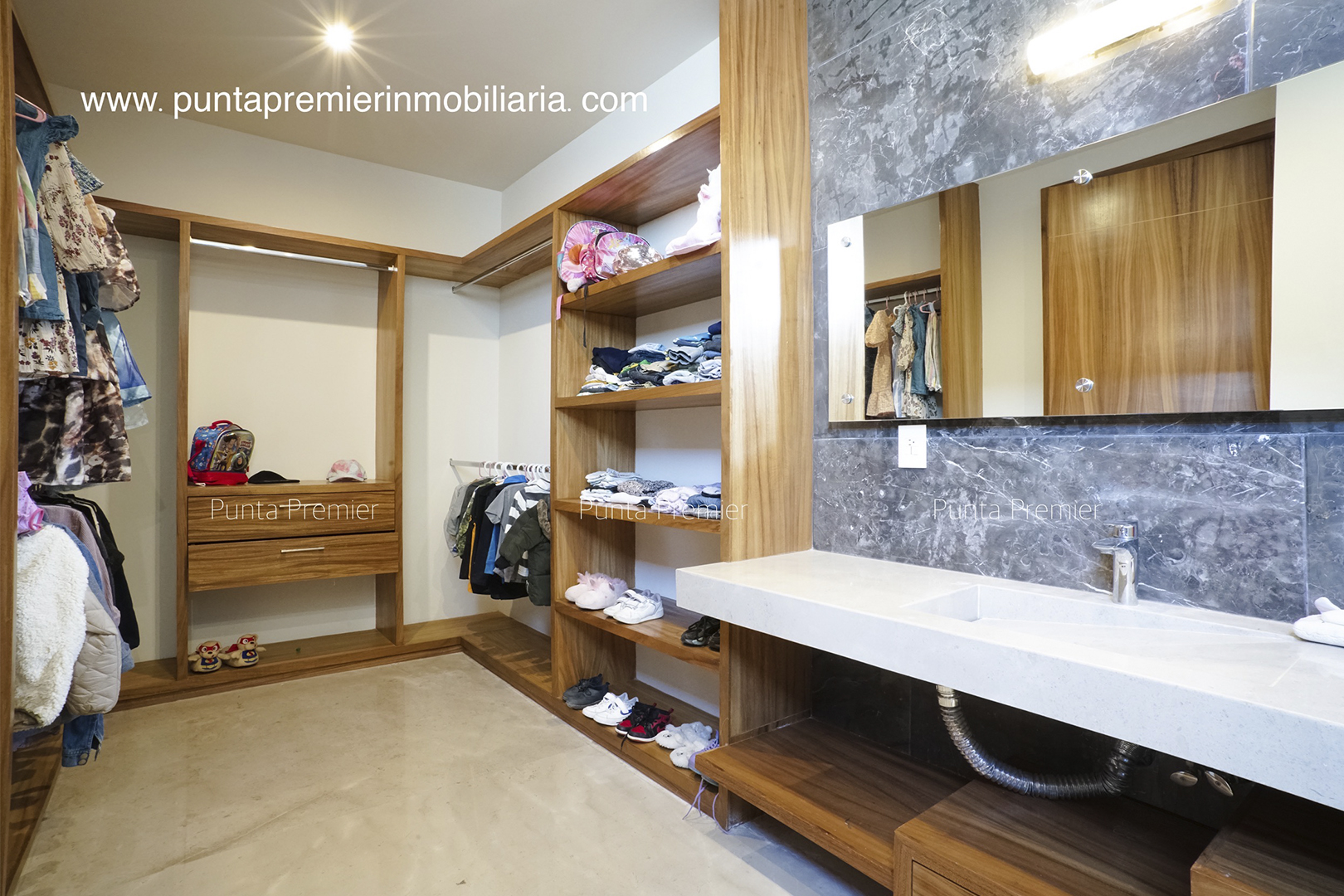 Residencia en Venta Puerta las Lomas, Zona Andares