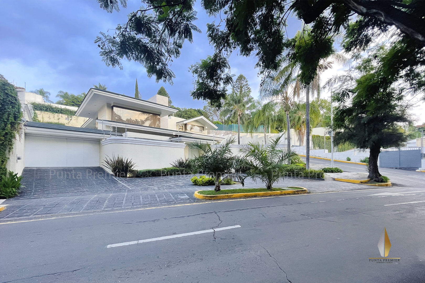 Casa en Venta de Lujo en Lomas del Valle Prado