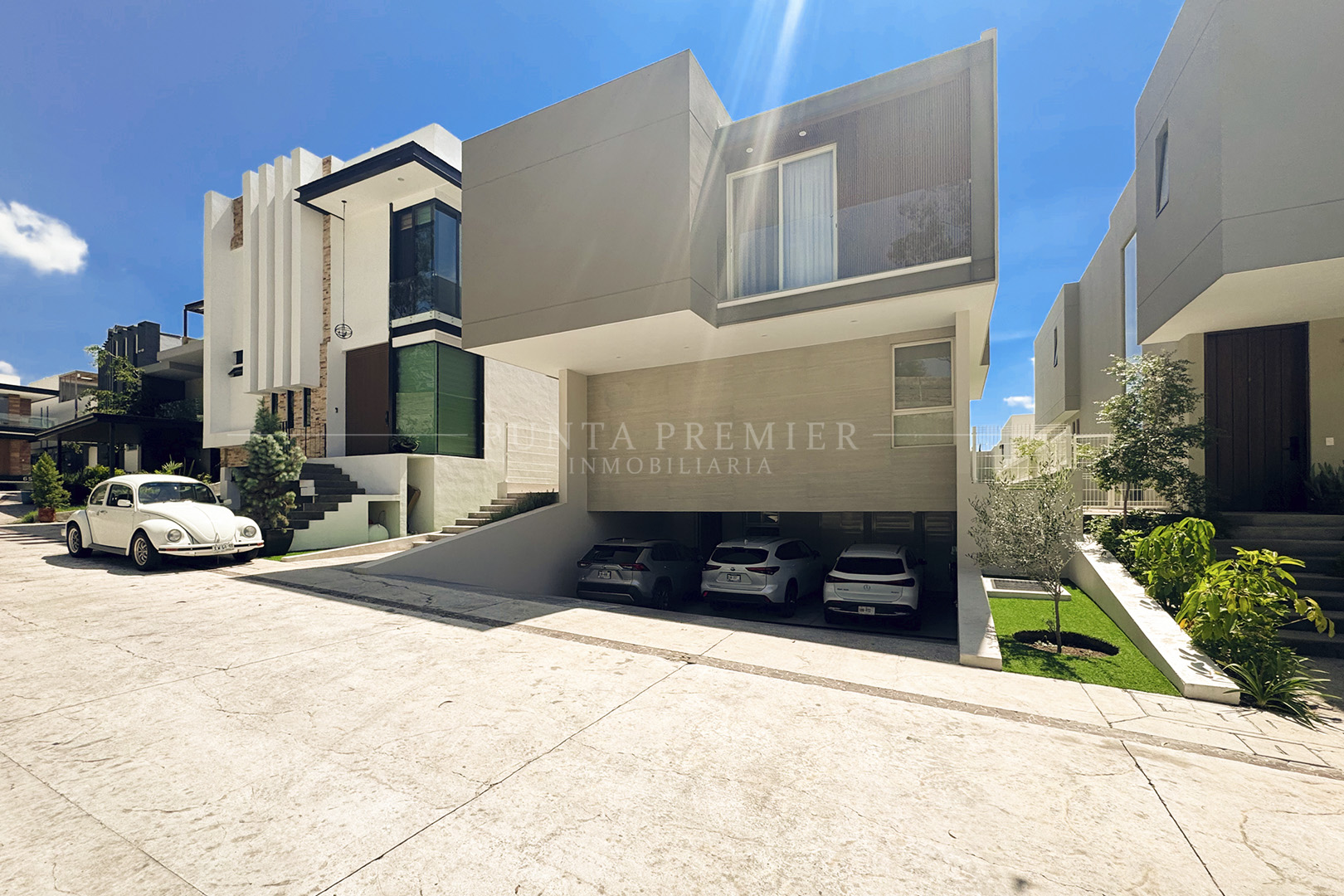 CASA EN VENTA ENTRELOMAS DE LUJO