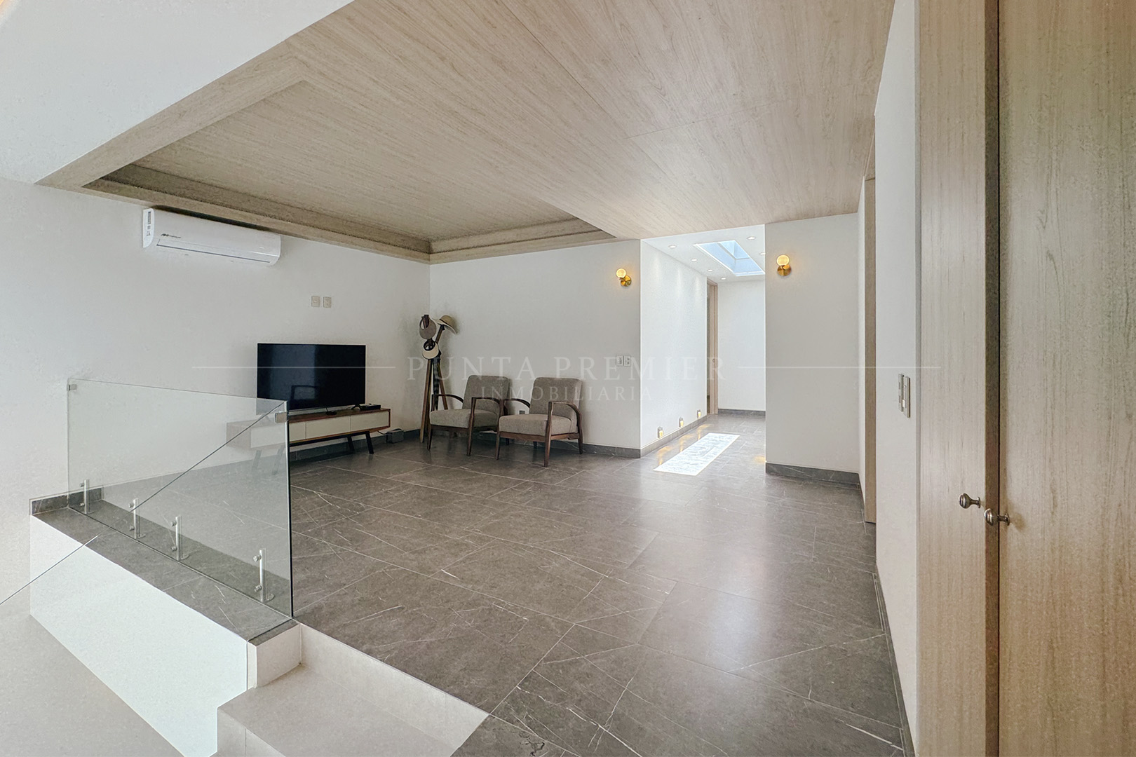 CASA EN VENTA ENTRELOMAS DE LUJO