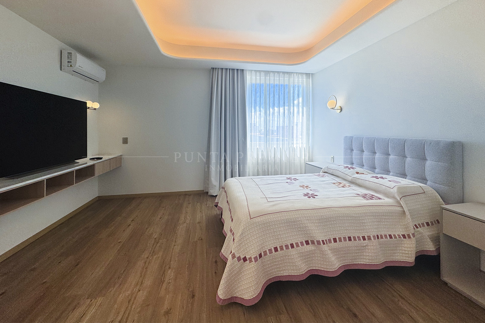 CASA EN VENTA ENTRELOMAS DE LUJO