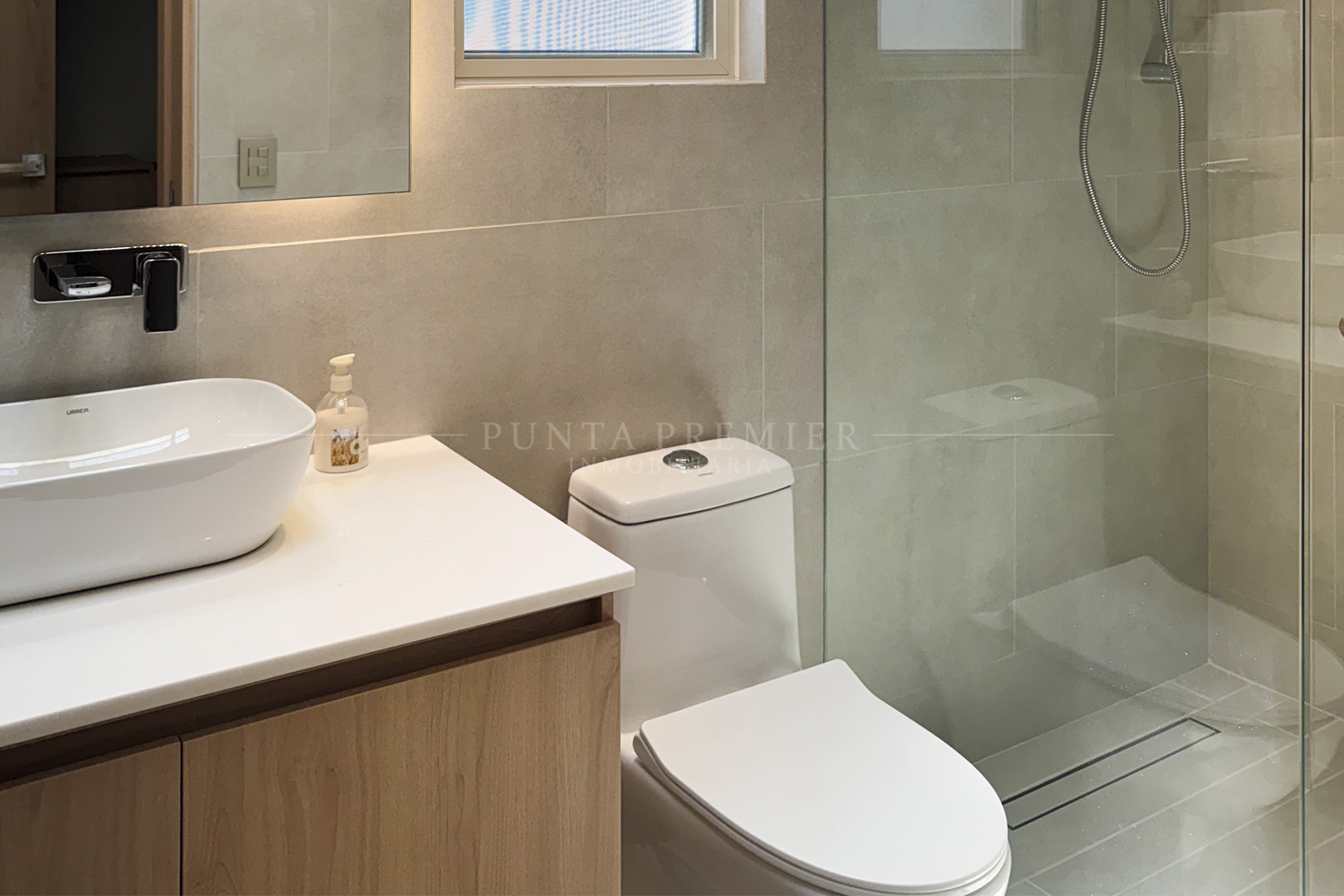 CASA EN VENTA ENTRELOMAS DE LUJO