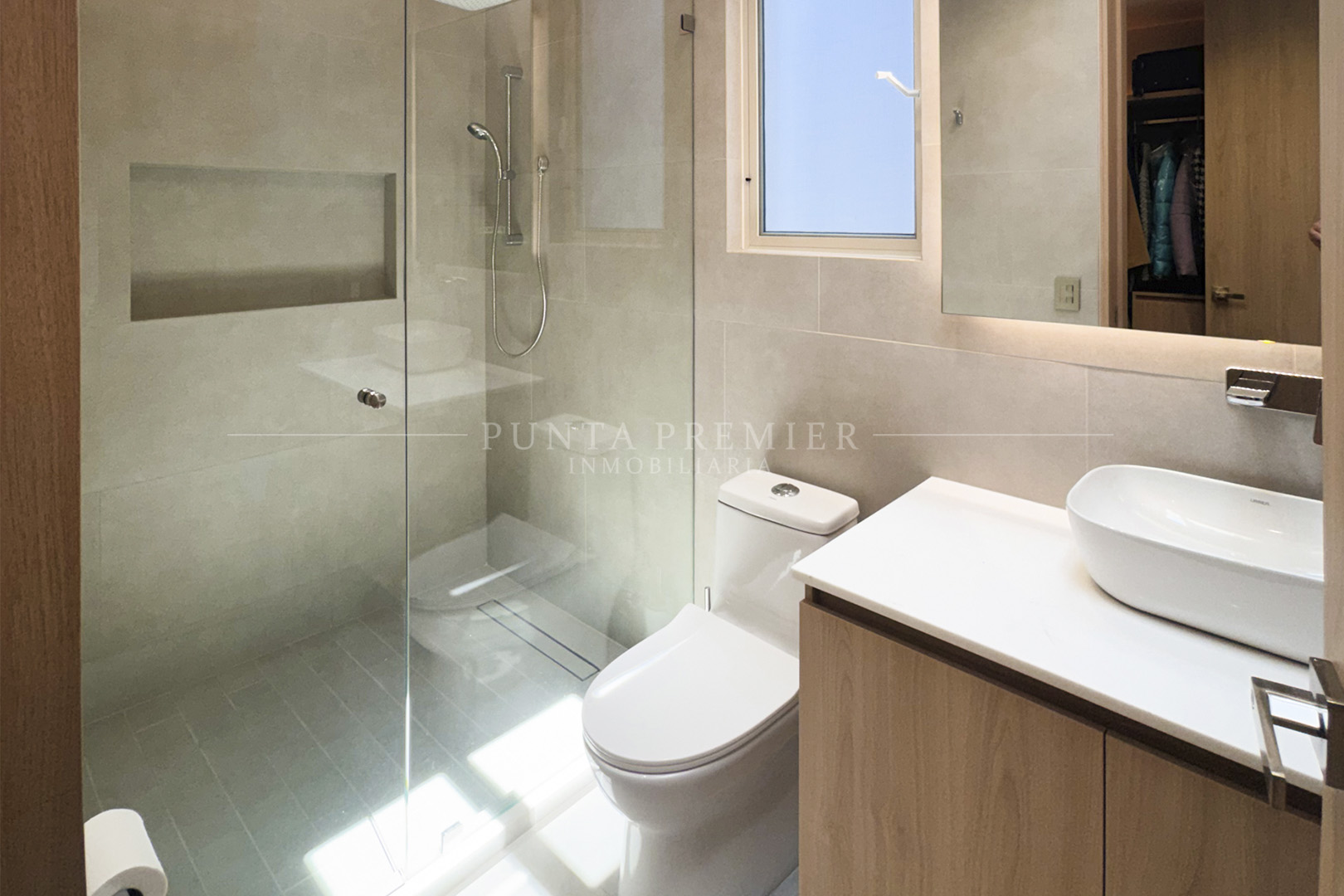 CASA EN VENTA ENTRELOMAS DE LUJO