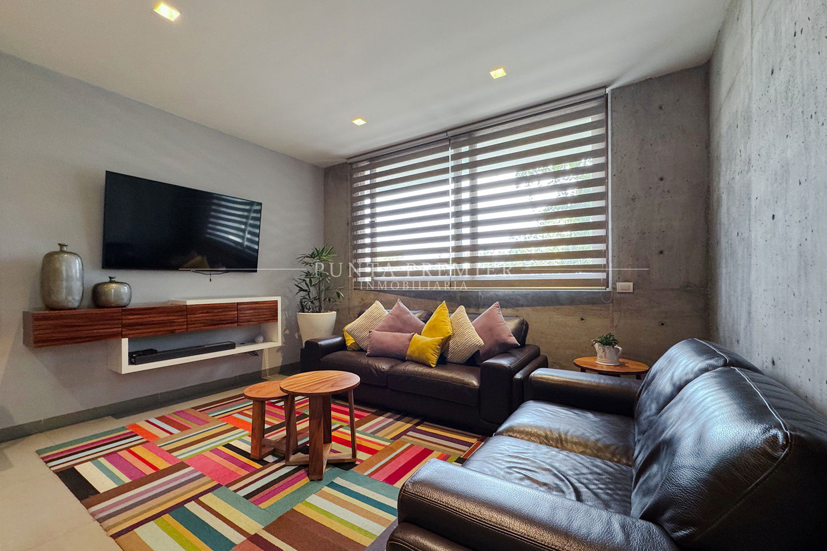 RESIDENCIA EN RENTA EN LOS FRAILES DE LUJO