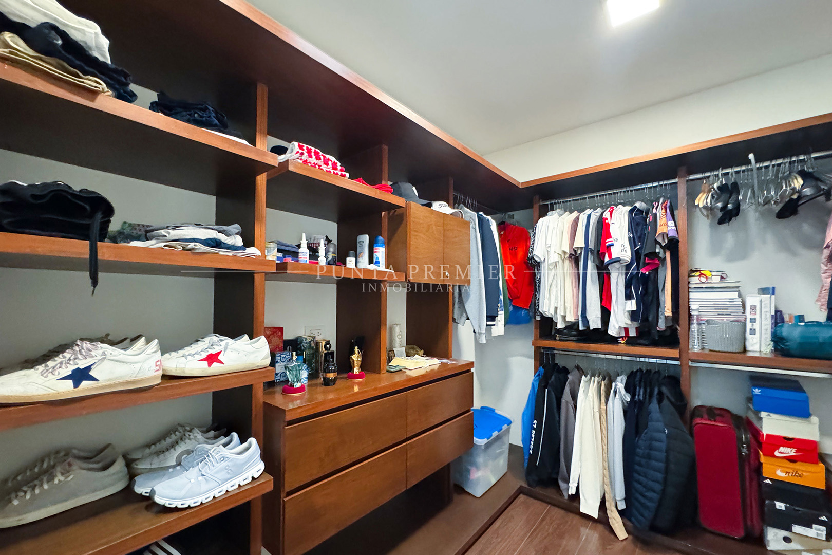 RESIDENCIA EN RENTA EN LOS FRAILES DE LUJO