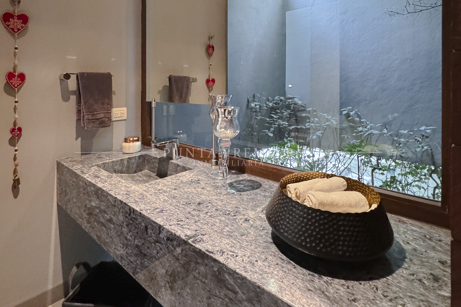 RESIDENCIA EN RENTA EN LOS FRAILES DE LUJO