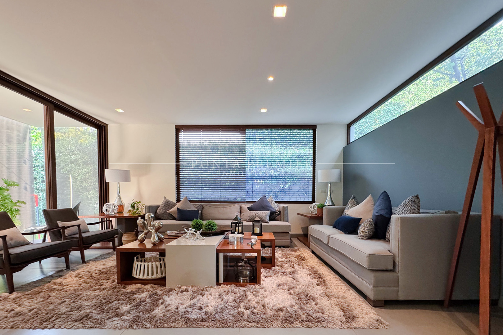 RESIDENCIA EN RENTA EN LOS FRAILES DE LUJO