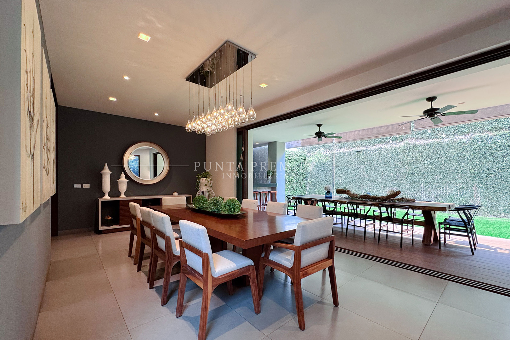 RESIDENCIA EN RENTA EN LOS FRAILES DE LUJO