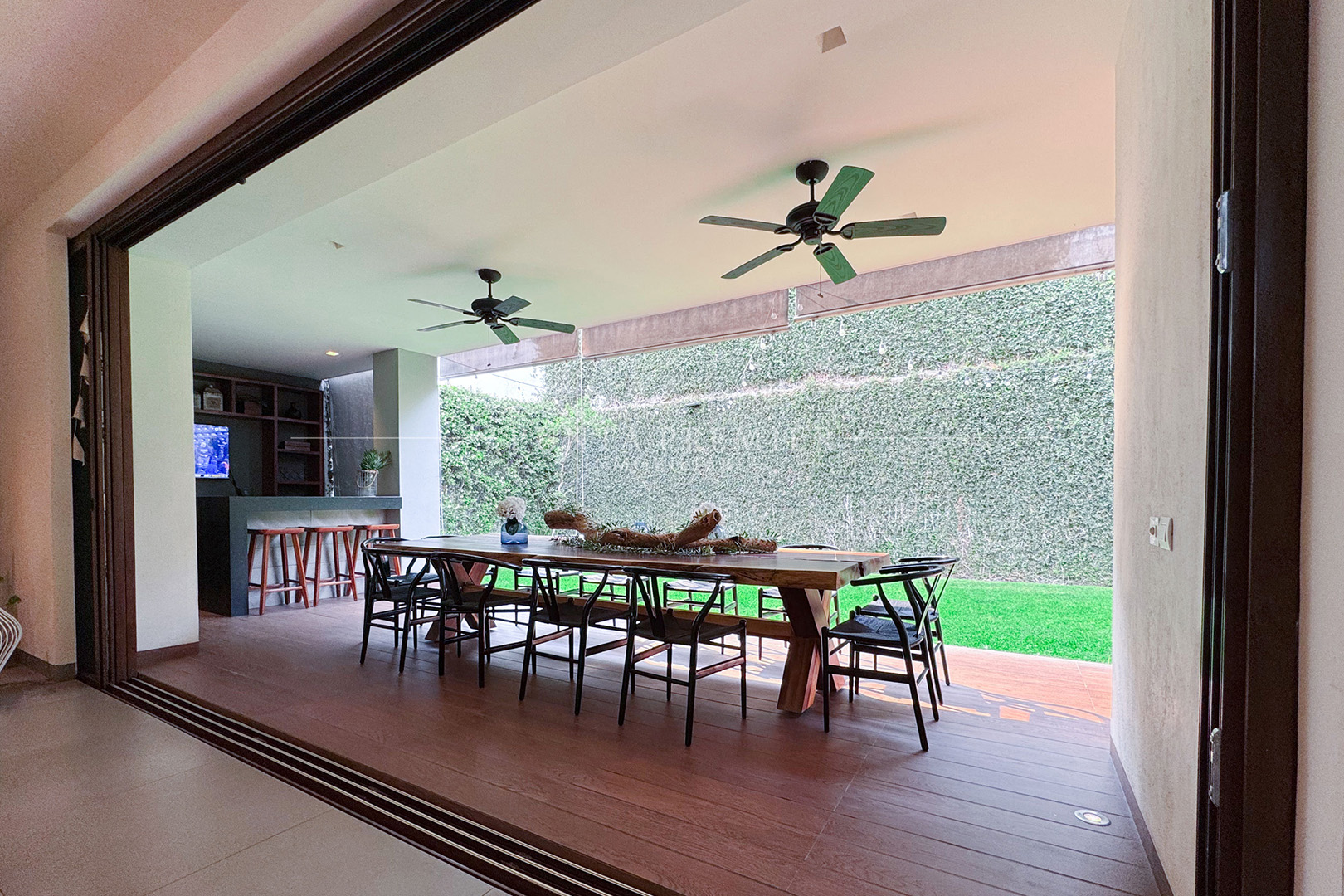 RESIDENCIA EN RENTA EN LOS FRAILES DE LUJO