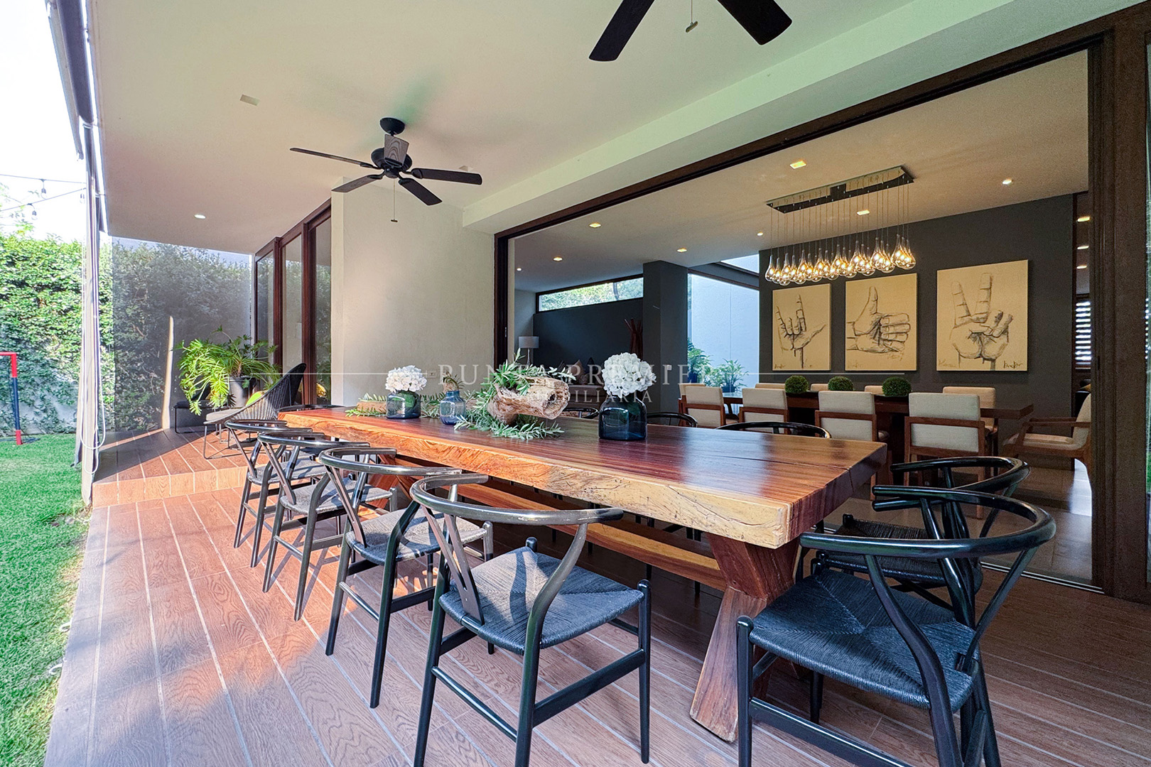 RESIDENCIA EN RENTA EN LOS FRAILES DE LUJO