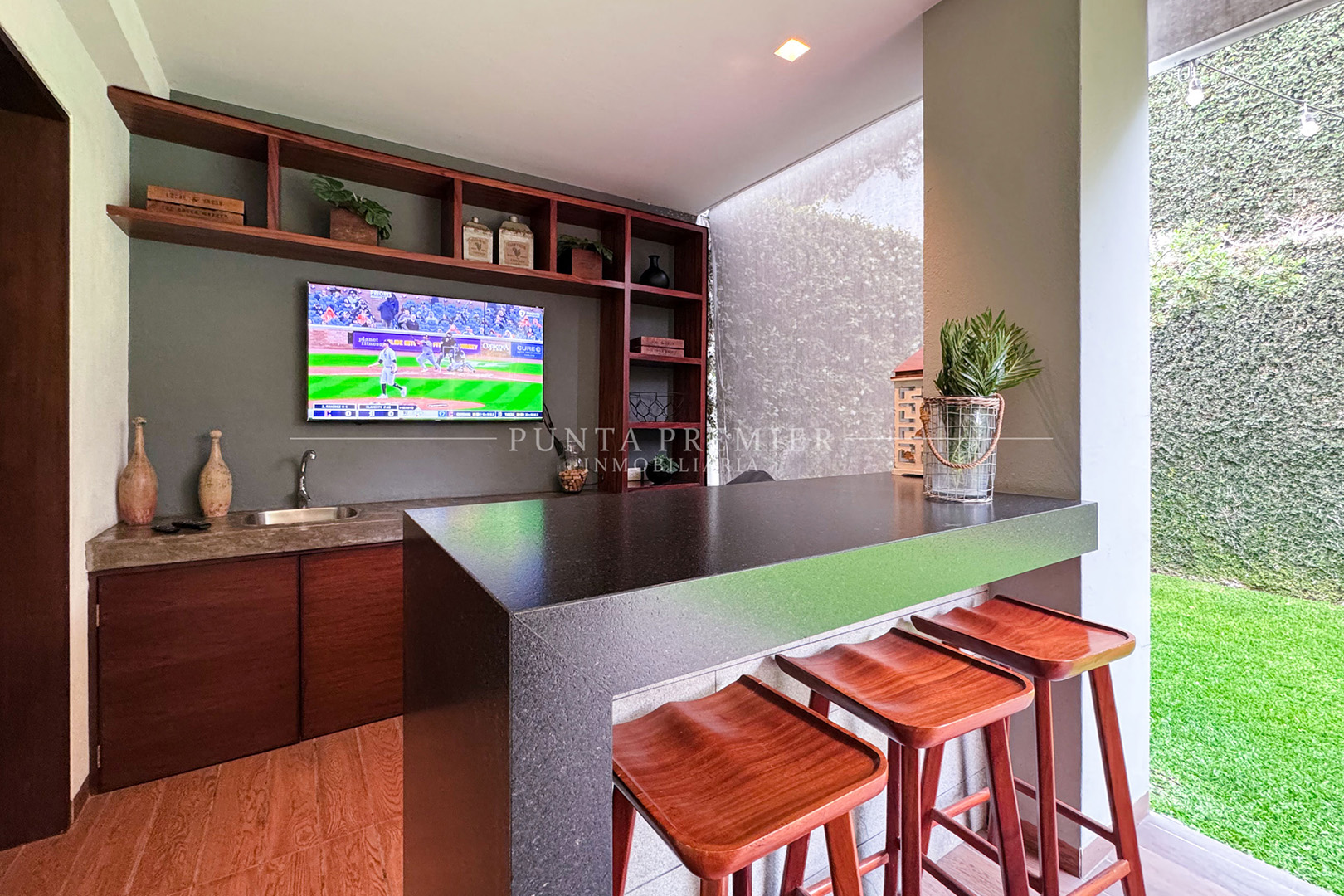 RESIDENCIA EN RENTA EN LOS FRAILES DE LUJO