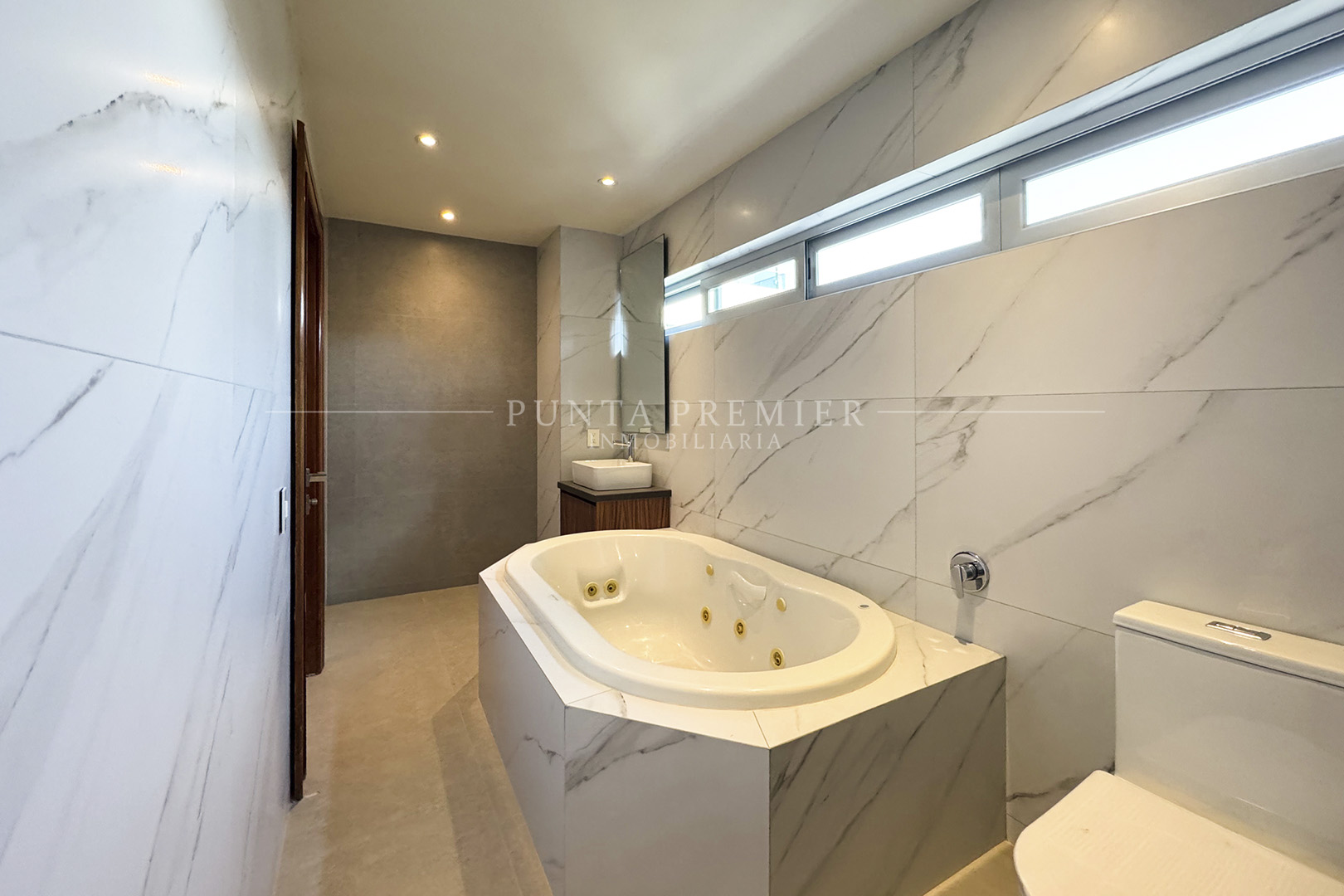 DEPARTAMENTO EN RENTA DE LUJO TORRE ZHEN COUNTRY CLUB